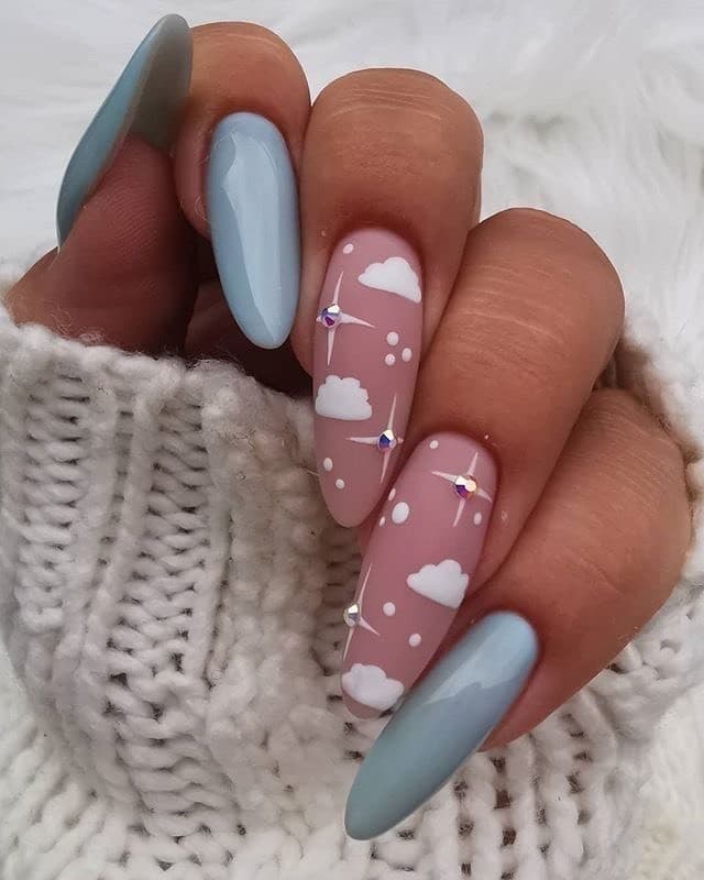 Moda Unhas com nuvens ☁️ 😍