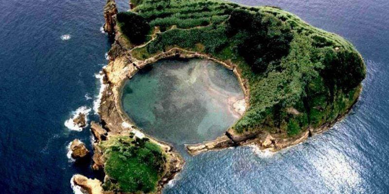 Lugar Ilhéu de Vila Franca - São Miguel, Açores 