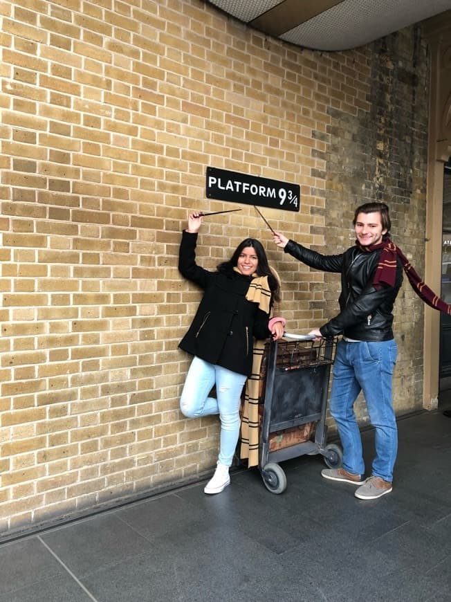 Lugar The Harry Potter Shop at Platform 9¾