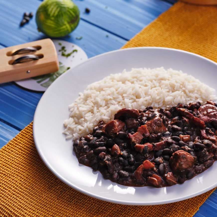 Product Feijoada Brasileira com Arroz - Almoço e Jantar