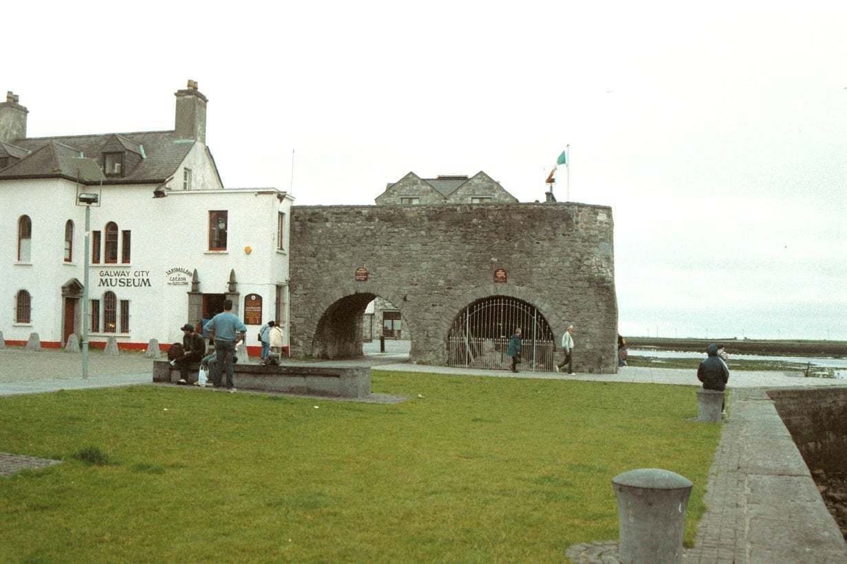 Place Arco español de Galway