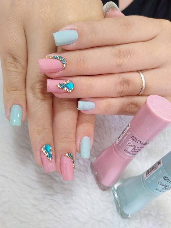 Moda Nails