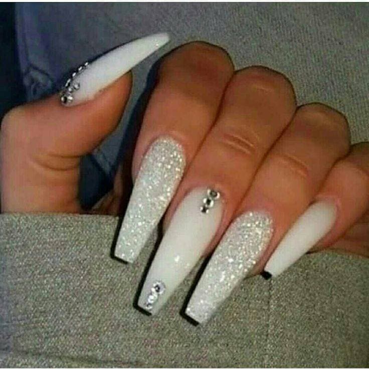 Moda Nails