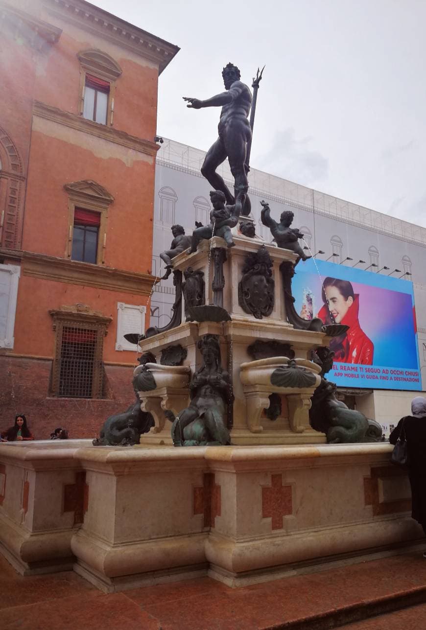 Lugar Fuente de Neptuno