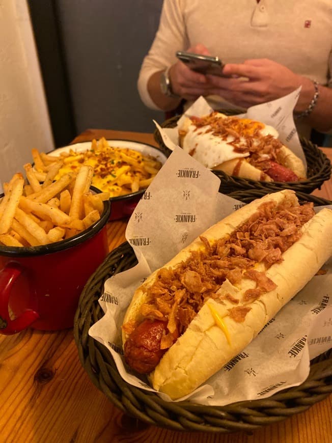 Restaurantes Frankie Hot Dogs