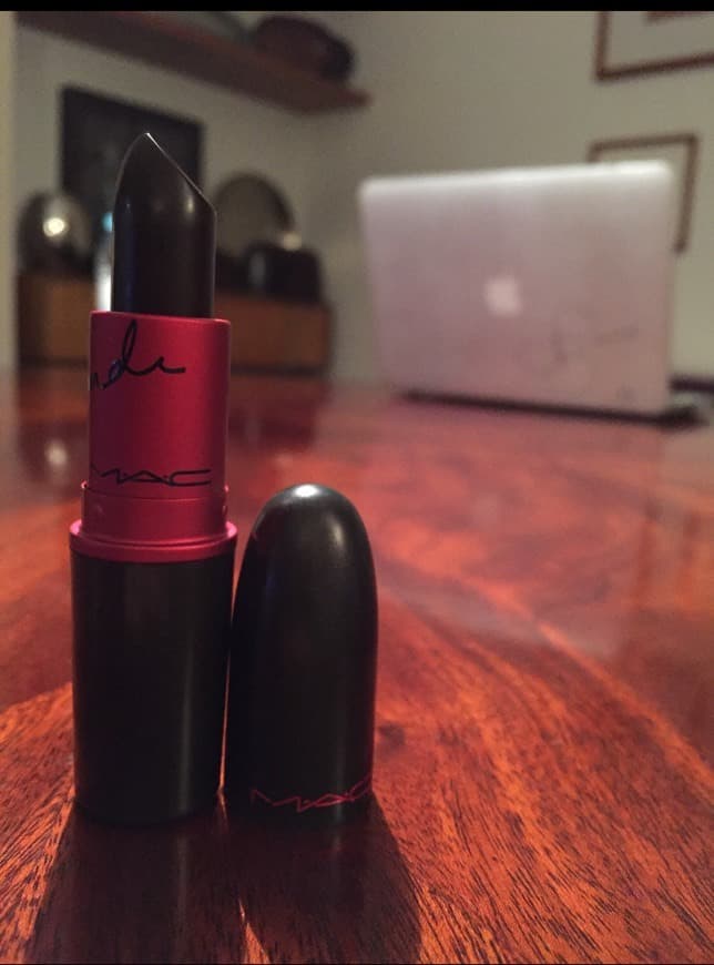 Fashion Lipstick Mac by Ariana Grande