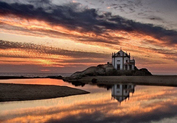 Lugar Senhor da Pedra beach