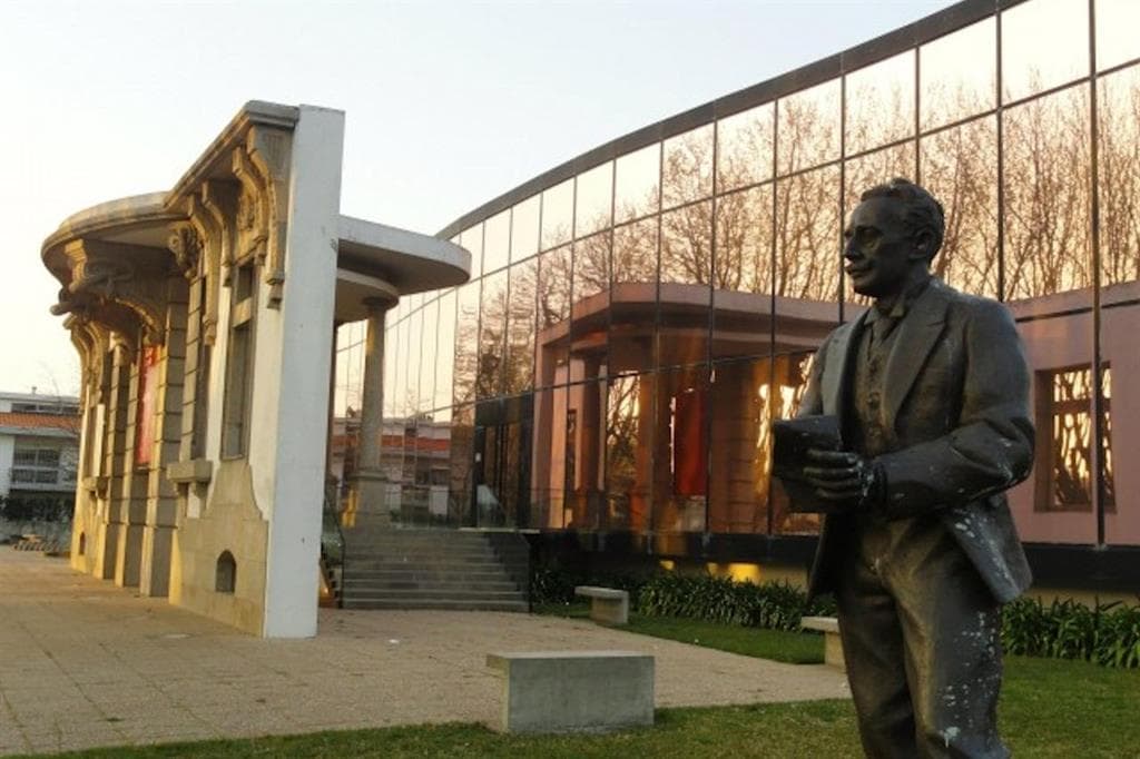 Lugar Biblioteca Municipal Rocha Peixoto