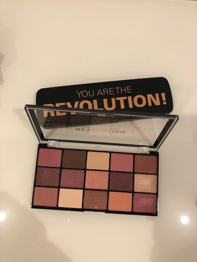 Fashion Makeup revolution • paleta de sombras 