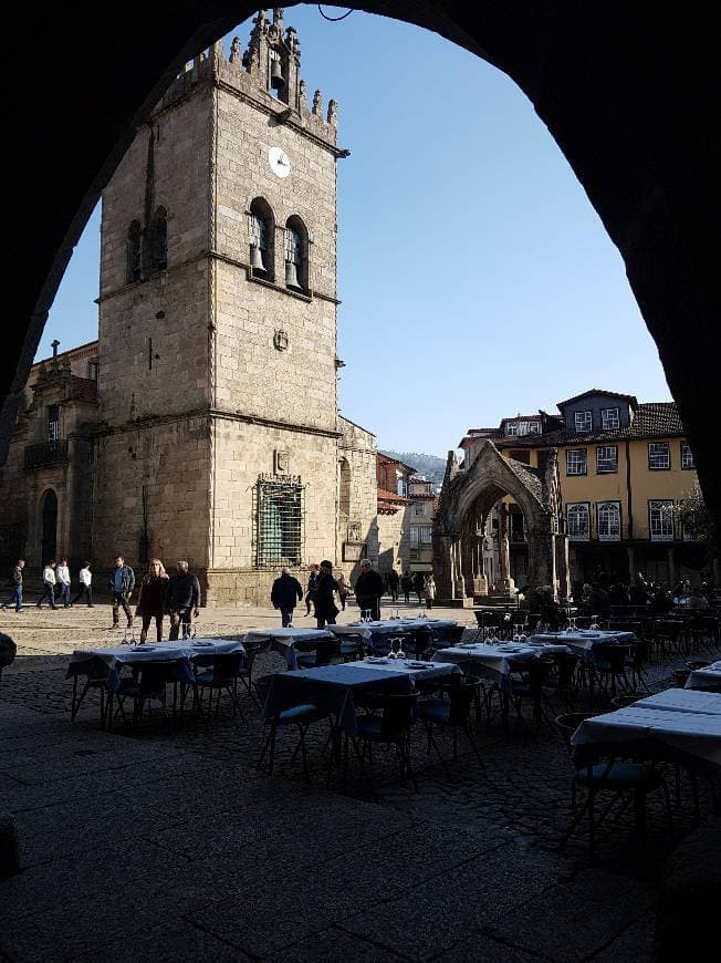 Lugar Largo da Oliveira