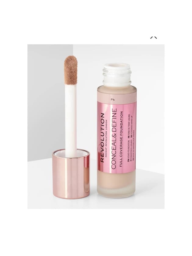 Producto Makeup Revolution conceal & define foundation 