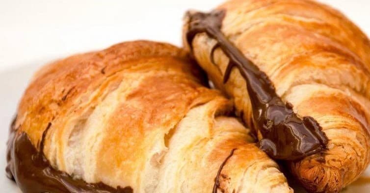 Product Croissant com chocolate 