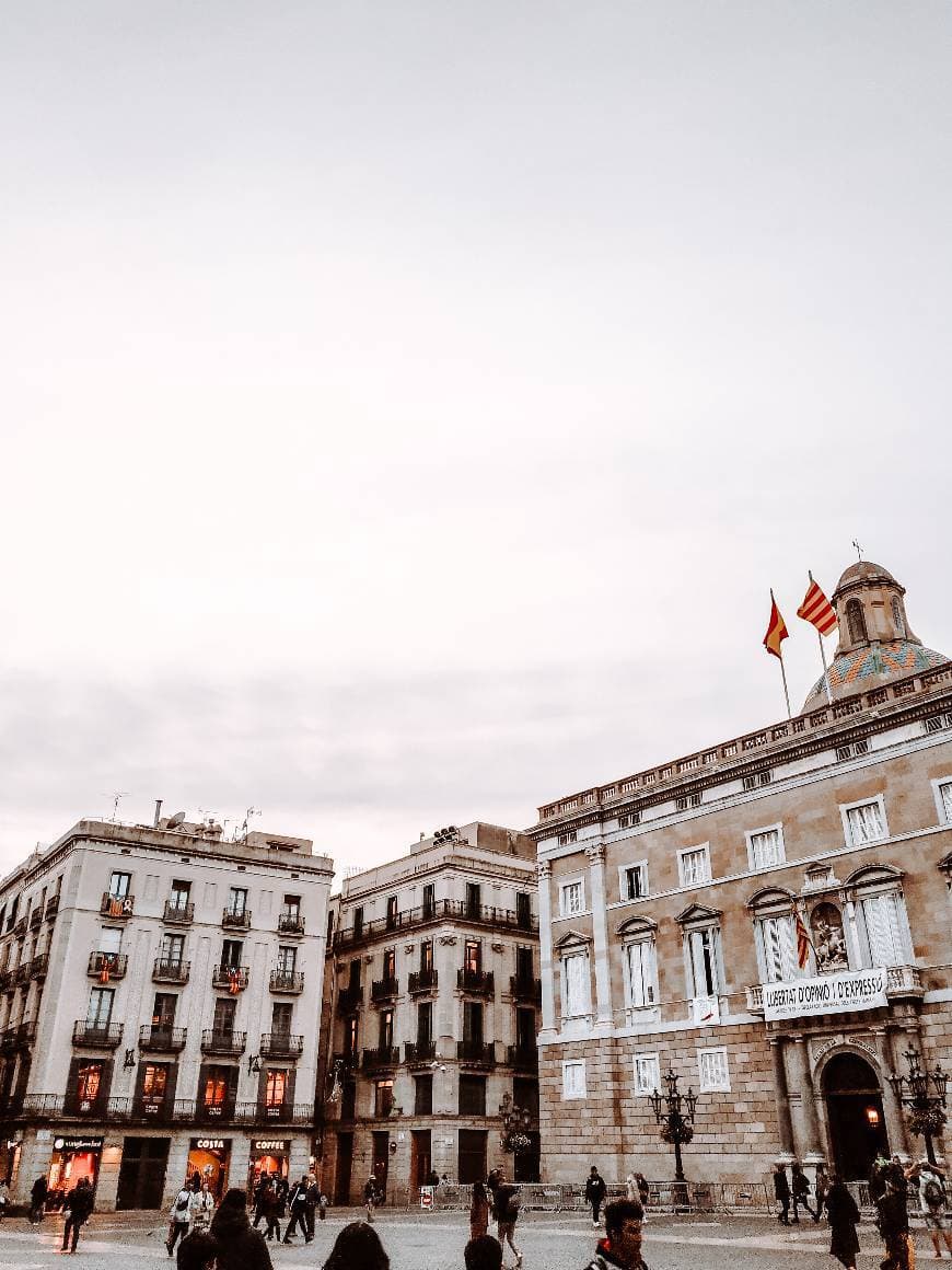 Place Plaça Sant Jaume