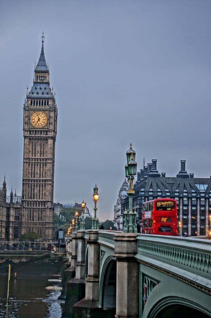 Place Westminster Bridge