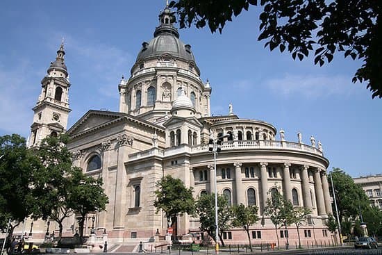 Place Basílica de San Esteban