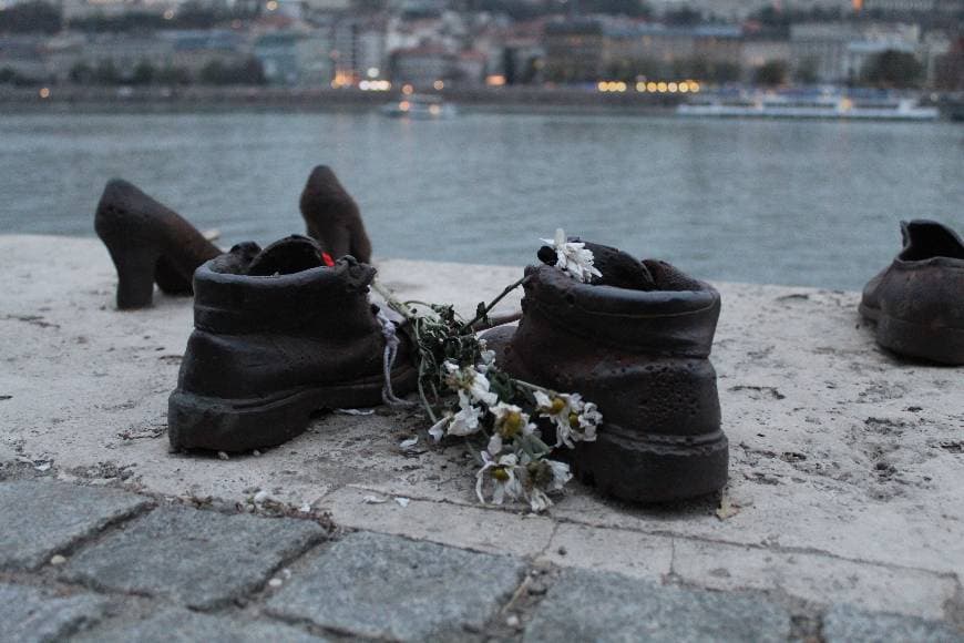 Place Shoes on the Danube Bank