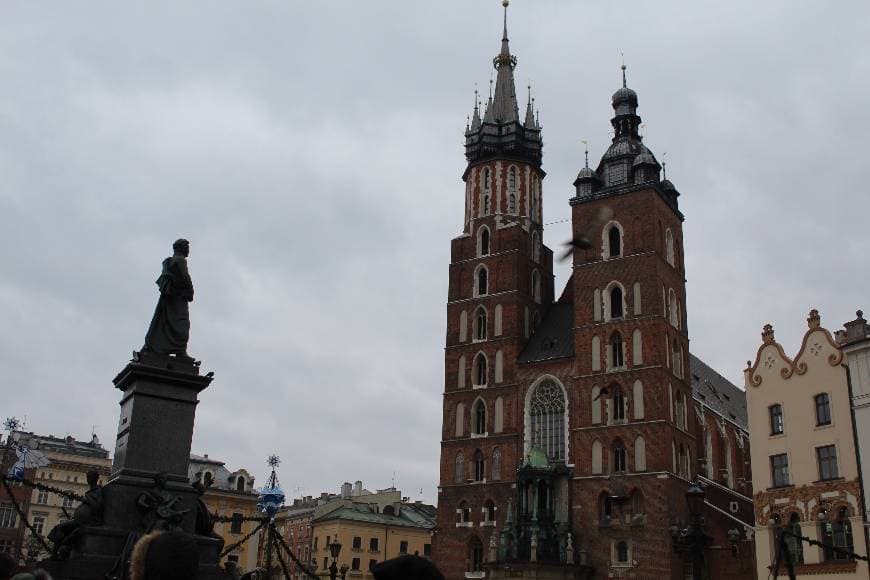 Place Basílica de Santa María