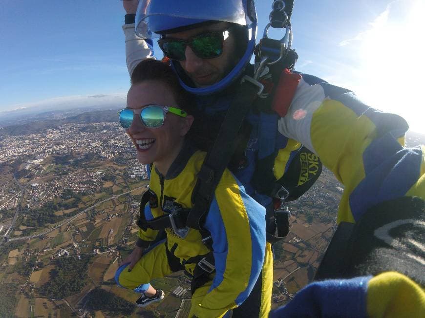 Place Skydive Porto - Escola Paraquedismo