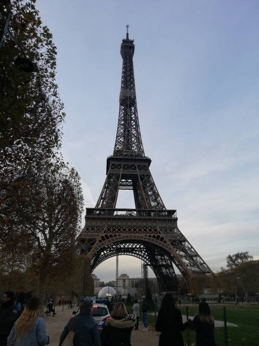 Place Torre Eiffel