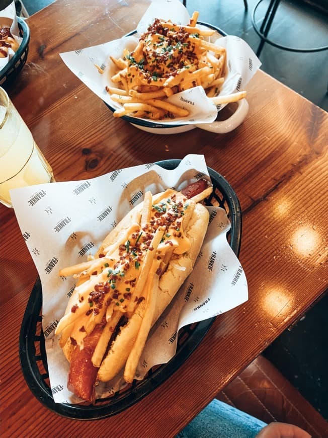 Restaurantes Frankie Hot Dogs