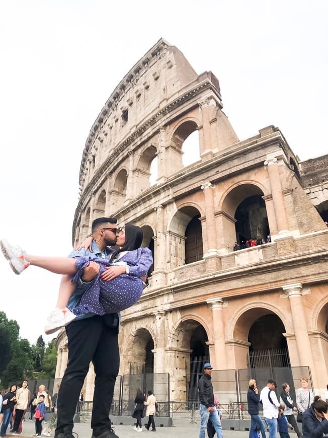 Lugar Coliseo de Roma