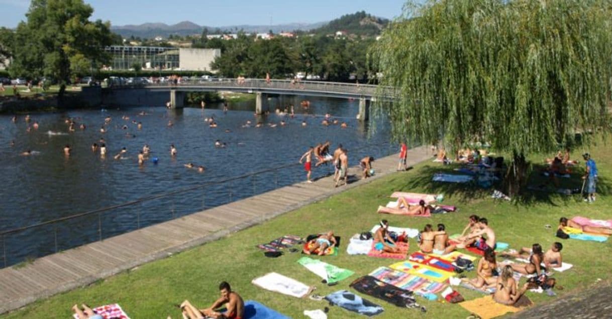 Restaurantes Praia Fluvial da Valeta