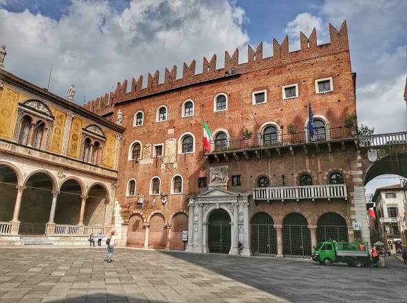 Place Piazza dei Signori