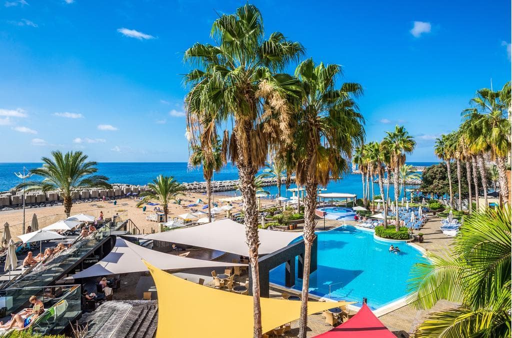 Place Calheta Beach Resort