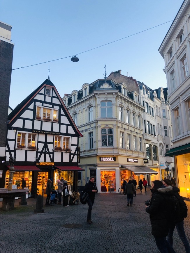 Place Teestube Im Knusperhäuschen