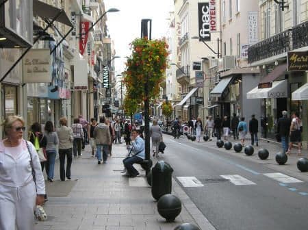 Place Rue d'Antibes