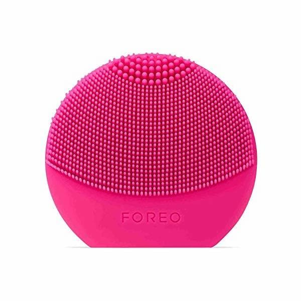 Beauty LUNA Play Plus de FOREO es el cepillo facial recargable de silicona