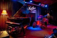 Place Hot Five Jazz & Blues Club (downtown)