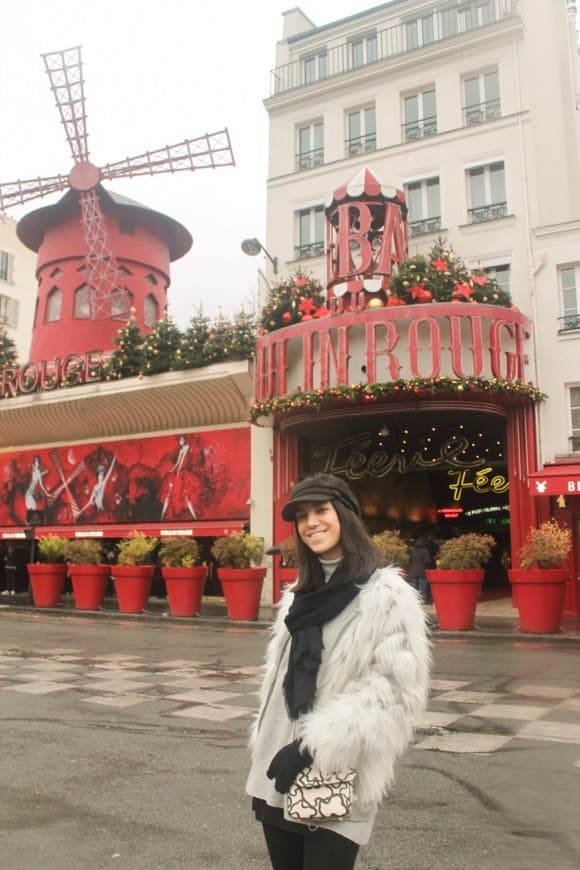 Place Moulin Rouge