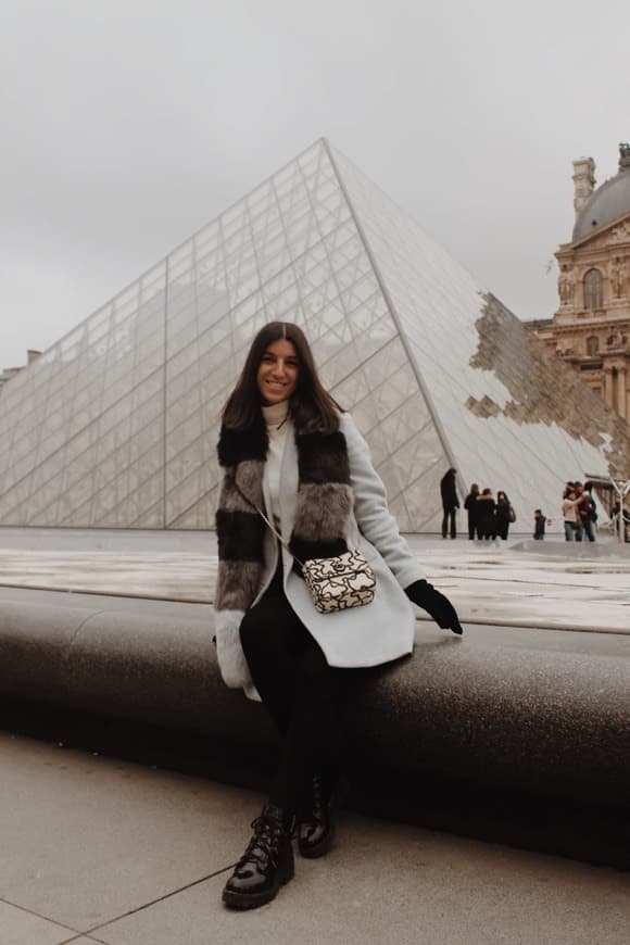 Place Museo del Louvre