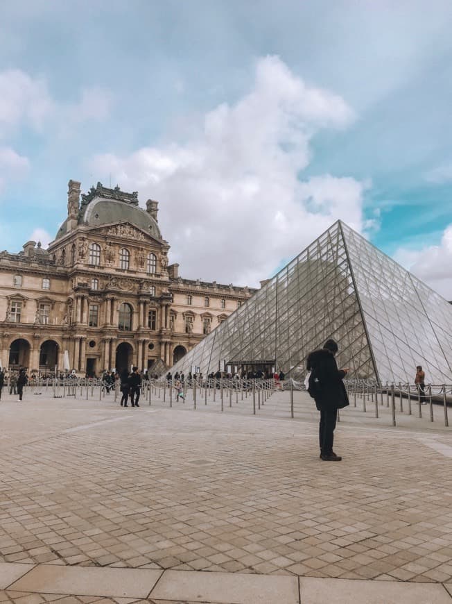 Place Museo del Louvre