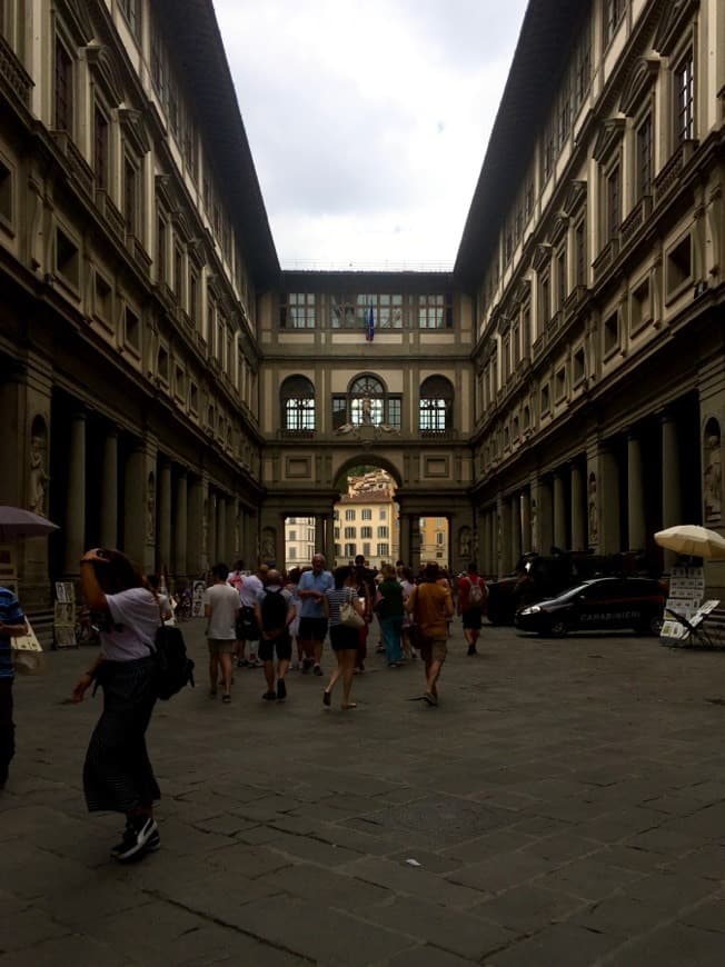 Lugar Uffizi Gallery