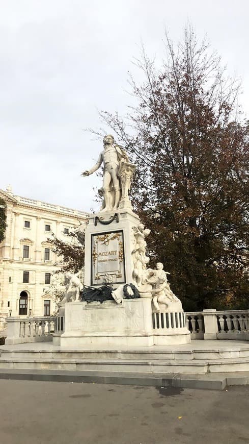 Lugar Mozart statue