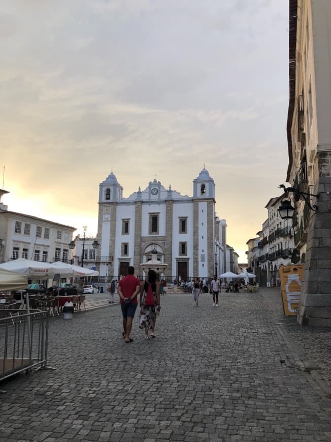 Lugar Praça do Giraldo