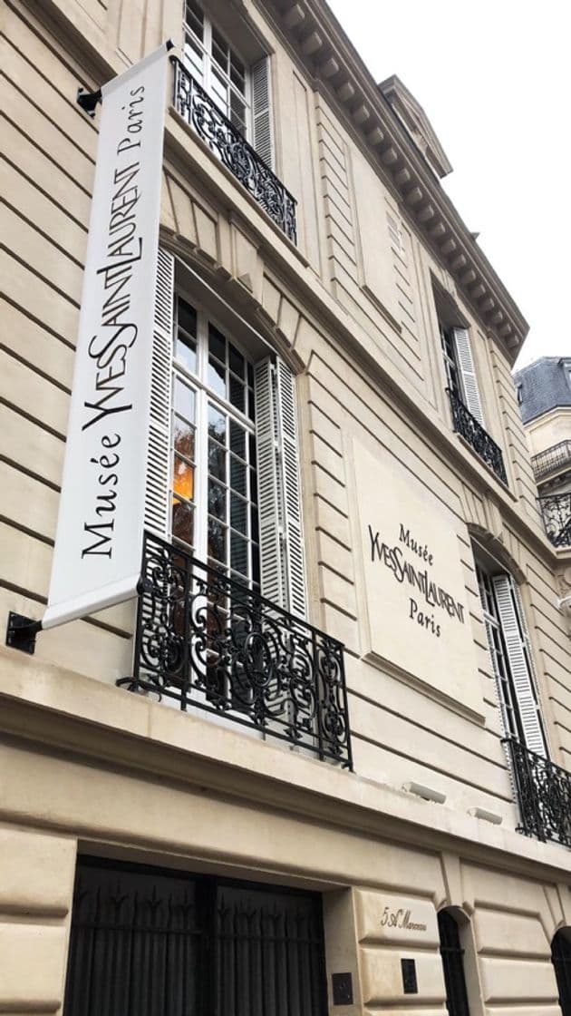 Lugar Musée Yves Saint Laurent Paris