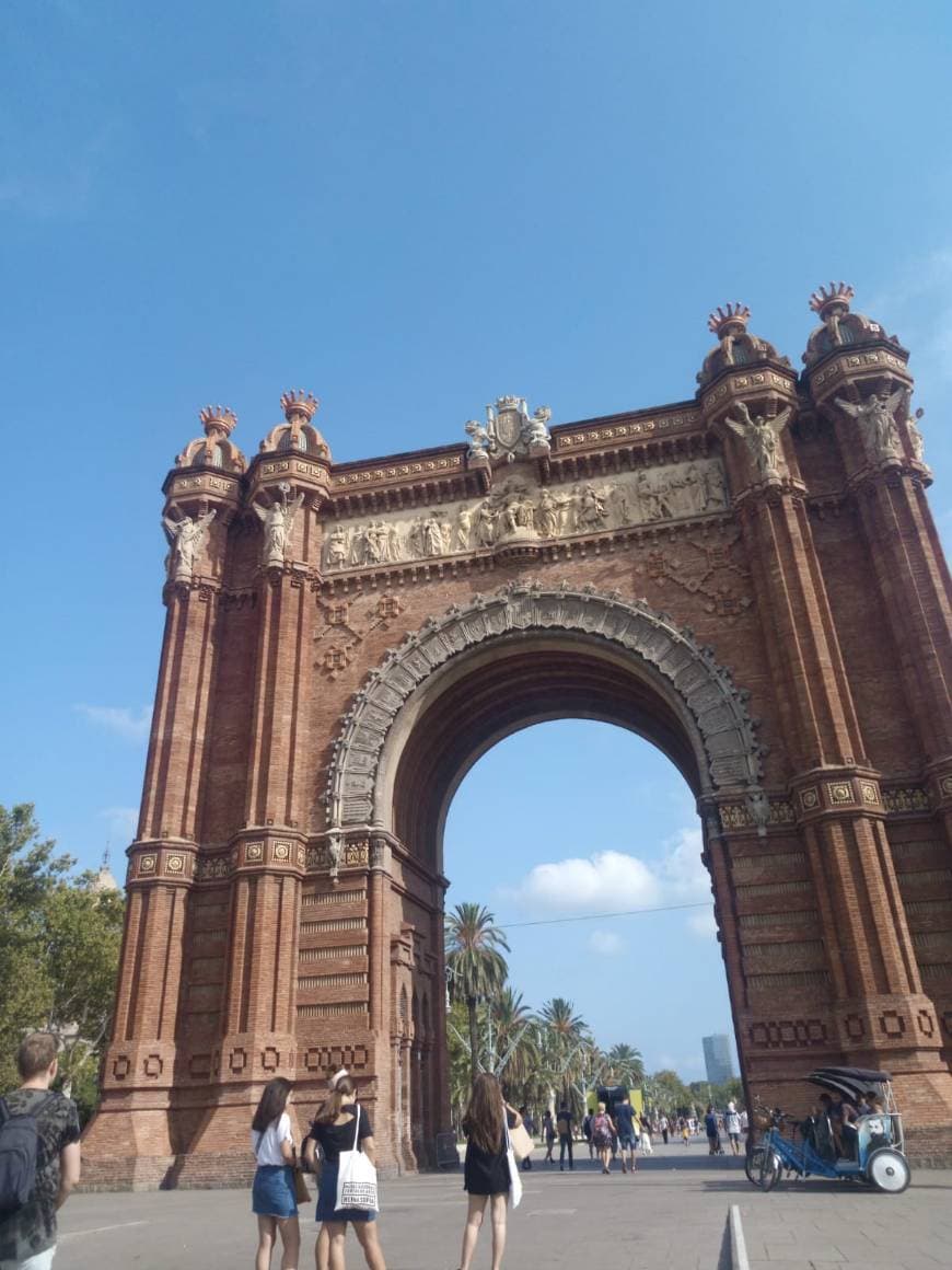 Place Arc de Triomf