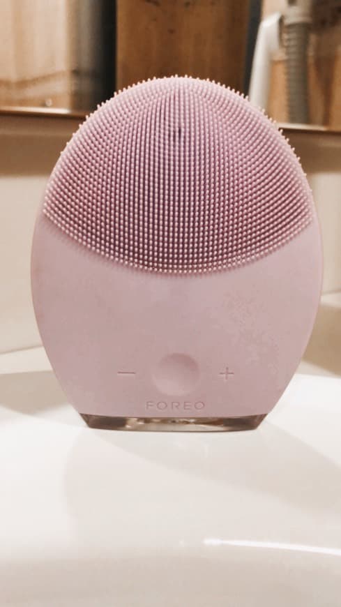 Beauty LUNA 2 de FOREO es el cepillo de limpieza facial anti-edad para