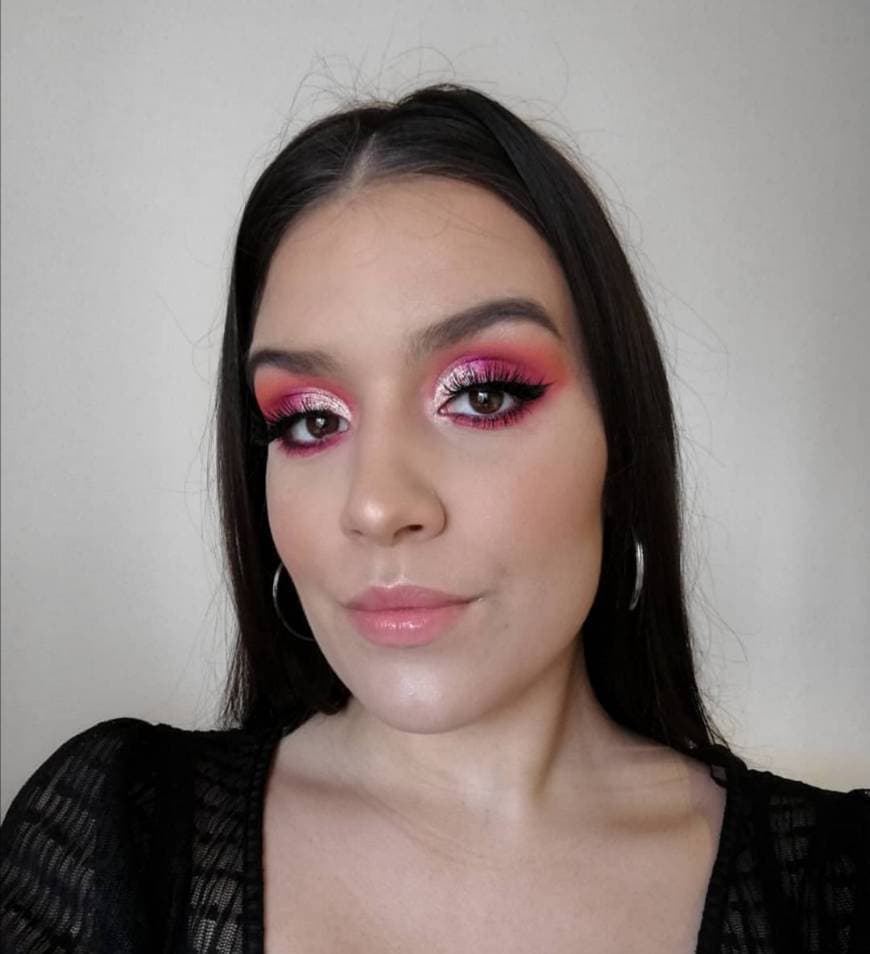 Moda Make up cor de rosa com glitter 