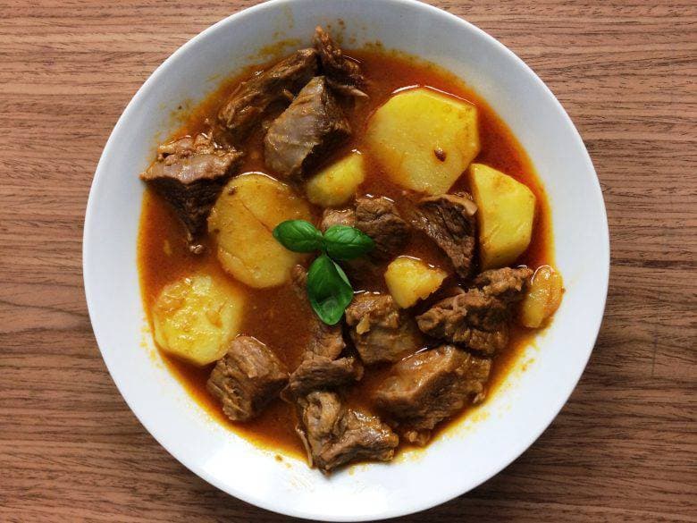 Moda Carne Guisada (Açores)