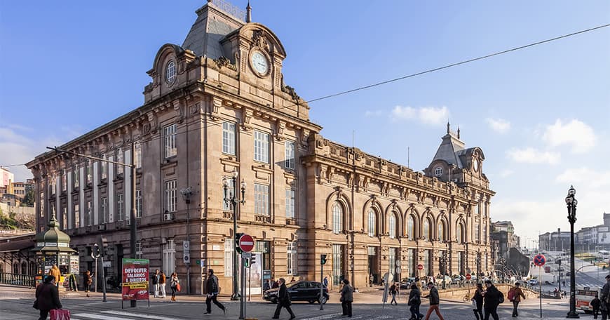 Lugar São Bento station