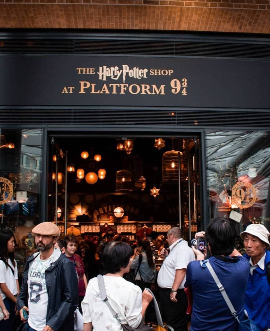 Lugar The Harry Potter Shop at Platform 9¾