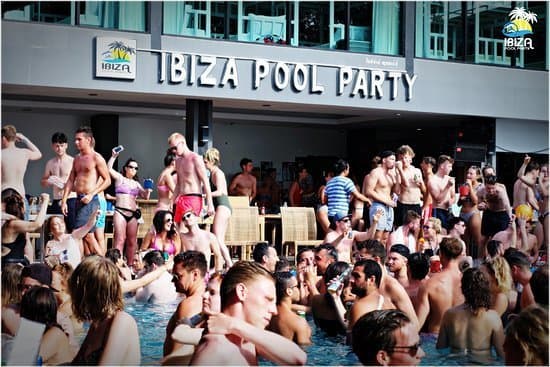 Lugar Ibiza Pool Party - Phi Phi Island