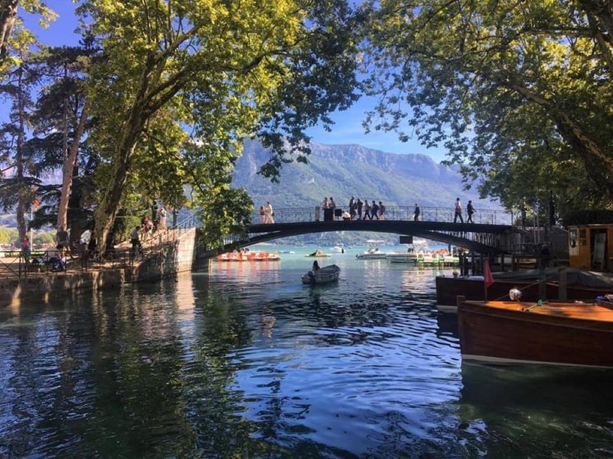 Place Pont des Amours