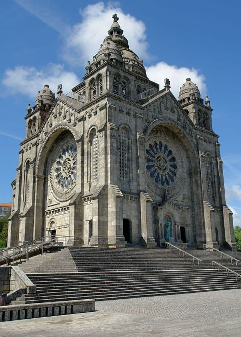 Lugar Santuário do Monte de Santa Luzia