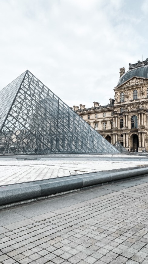 Place Museo del Louvre