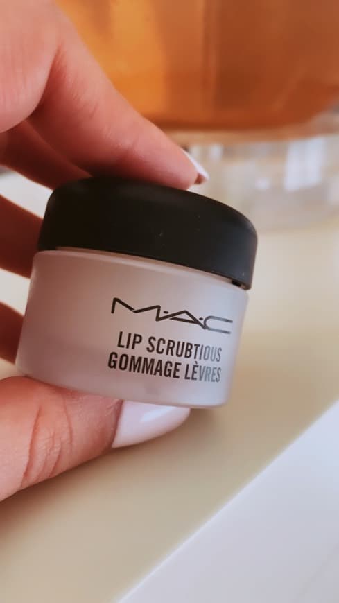 Product MAC -Lip Scrubtious